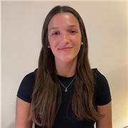 Soy una apasionada del dibujo y de todo el mundo del arte y realmente se me da muy bien. Este año haré el bachillerato artístico. Doy classes particulares adaptadas a cada alumno.