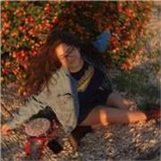 Soy Maria :) Soy una profesora de castellano e inglés que dicta clases dinámicas y creativas de idiomas para niños/ jóvenes.