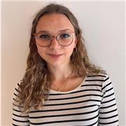 Entspanntes Lernen mit professioneller Nachhilfelehrerin Simone