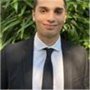 English teacher from London delivering in-person and online lessons.