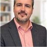 Profesor de administración de empresas con más de 25 años especializado en dirección general, financiera y estratégica de Pymes