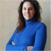 Laureata in Lingue impartisco lezioni di lingua e letteratura francese e spagnola