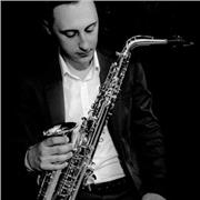 Laureato in sassofono offro lezioni, in presenza e online, di strumento e teoria e solfeggio