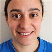 Estoy estudiando y terminando la carrera de matemáticas e imparto clases particulares a niños y niñas de primera, ESO y bachillera