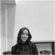 Titulada en inglés con una carrera en Reino Unido y con más de 3 años de experiencia. 