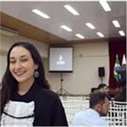 Professora de reforço em Língua Portuguesa e Literatura. Formada em Letras, mestra em Estudos Literários