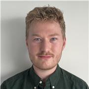 Britischer Englischnachhilfelehrer, mit Erfahrung als vollwertiger Lehrer und Sprachassistent in Schulen.