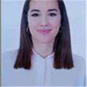 Soy paciente y me gusta enseñar a mis alumnos métodos que no impliquen la memorización, ayudándolos a que tengan motivación.