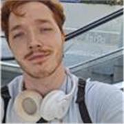 Chico joven,con muchas ganas de trabajar,experiencia previa en enseñanza y con español nativo