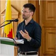 Per ripetere e scoprire la storia e possibilmente appassionarci a essa!