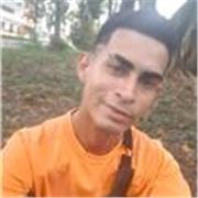 Hola soy venezolano en busca de trabajo y doy clases de español