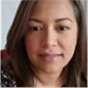 Profesora de Primaria imparte clases a niños de diferentes edades