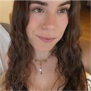 Estudiante de psicología, con experiencia de voluntariados con menores, imparte clases presenciales.
