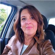 Laureata in Materie Letterarie con esperienza di insegnamento impartisce lezioni di lingua e letteratura italiana