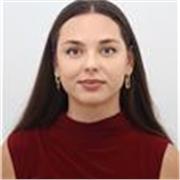 Profesora de inglés, 4 años de experiencia. Me adapto a las necesidades de cada alumno y preferencias. Solamente disponible online