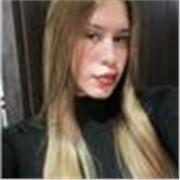 Profesora de inglés, sin límites de edad. Mi nombre es Regina y seré su instructora a lo largo de este programa