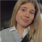 Doy clases de repaso a alumnos desde infantil hasa bachillerato, no tengo un metodo específico sino que me baso en las necesidades y peticiones del alumno.