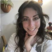 Clases online de movilidad y conexión con el cuerpo y la respiración, respetando paso a paso el presente de cada Ser