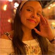 Soy una mujer amable y paciente, que estudia psicología y que tiene un ciclo superior en educación, me gusta trabajar y cuidar.