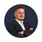 Maîtrisez le Marketing Digital, le SEO et les réseaux sociaux avec un jeune professionnel passionné et pédagogue.