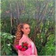 Giovane ragazza disponibile per lezioni di francese
