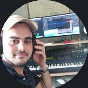 Profesor de producción y composición he trabajado en Los Ángeles recientemente, también enseño guitarra teclado y bajo!