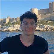 Enseignant déterminé à inspirer et à motiver les élèves vers l'excellence académique et personnelle