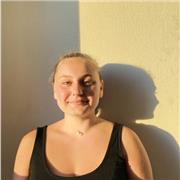 Etudiante offre son aide comme aide aux devoirs ou cours particuliers