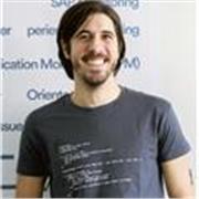 Profesor de inglés que imparte clases para niños y adolescentes