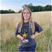 I speak English and some French. I’d love to help anyone of any level learn English better! 