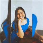 Profesora de Matemáticas imparte clases a niños o adolescentes