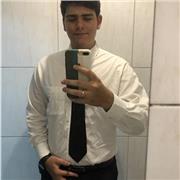 Um professor muito atencioso e respeitoso, e gostaria de ensinar para adolescentes e adultos