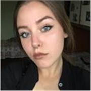 Salve a tutti, sono una studentessa di CIM (comunicazione, innovazione e multimedialità) presso l'Università di Pavia.
Sono madrelingua italiana, ma ho un'ottima conoscenza della lingua inglese e di tutte le materie umanistiche