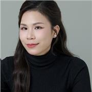 Englischtutor, der Lernende alle Altersgruppe -von der Grundschule über weiterführende Schulen unterrichtet.