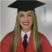 Estudiante de derecho, capacitada par dar clases generales en primaria o en la ESO