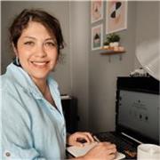 Profesional del Marketing Digital  enfocada en servicios que potencien la presencia online de tu empresa.