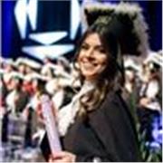 Licenciada em Letras, trabalho com o ensino de inglês a 5 anos com todos os níveis, desde babys em escola bilíngue até adultos