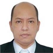 Profesor dicta clase de Matematica , Fisica , Quimica