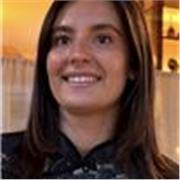 Professeure de 25 ans, ayant vécu deux ans aux États-Unis