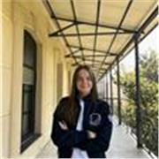 Étudiante en deuxième année à Dauphine, diplômée d’un bac européen Mention Très bien, je propose mes services de soutien scolaire.