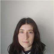 Profesora de apoyo escolar, actualmente estudiante universitaria de filosofía, por lo que valoro un carácter humanístico en la enseñanza