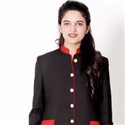 I give private lessons tailored to your level and learning needs.