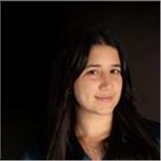 Profesora de inglés apasionada, graduada por la Universidad de Carolina del Norte, ofrece clases de Ingles para niños y adultos.