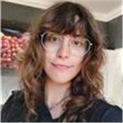 Profesora titulada en Biología que imparte clases online para niños y adolescentes