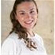 Soy muy trabajadora y organizada. Me gusta mucho enseñar y estudio para ello. 
