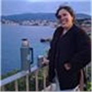 Profesora de ingles que tiene pasión por la música y la cultura. He vivido muchos añosen el extranjero que me han permitidomejorar