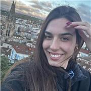 Soy una persona extrovertida y me encanta relacionarme con la gente, tengo mucha paciencia para enseñar, cualquier edad.