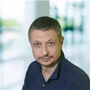 Sei alla ricerca di un Insegnante/Coach efficace e competente che ti accompagni facilmente dritto al tuo obiettivo, qualunque esso sia, attraverso il divertimento, il gioco e l'apprendimento? Progettiamo insieme un piano cucito su misura per te e godiamoc