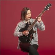 Insegnante di Chitarra Moderna e Ukulele offre lezioni online e in presenza presso Palermo