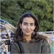 Me defino como una profesional entusiasta en búsqueda de una enseñanza inclusiva y divertida. 
He trabajado principalmente con alumnado de Educación Primaria e Infantil, por lo que estoy más especializada en estas edades.
